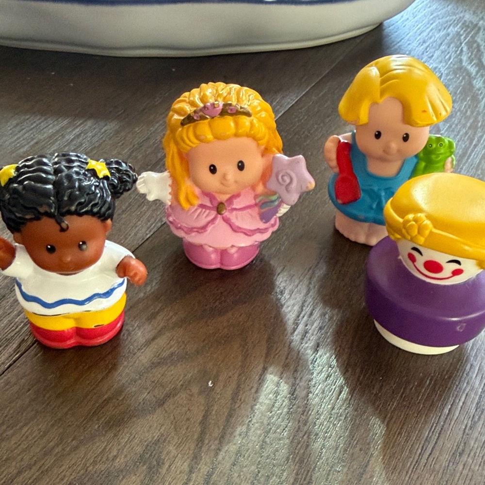 Fisher-Price Colorful Little People Set